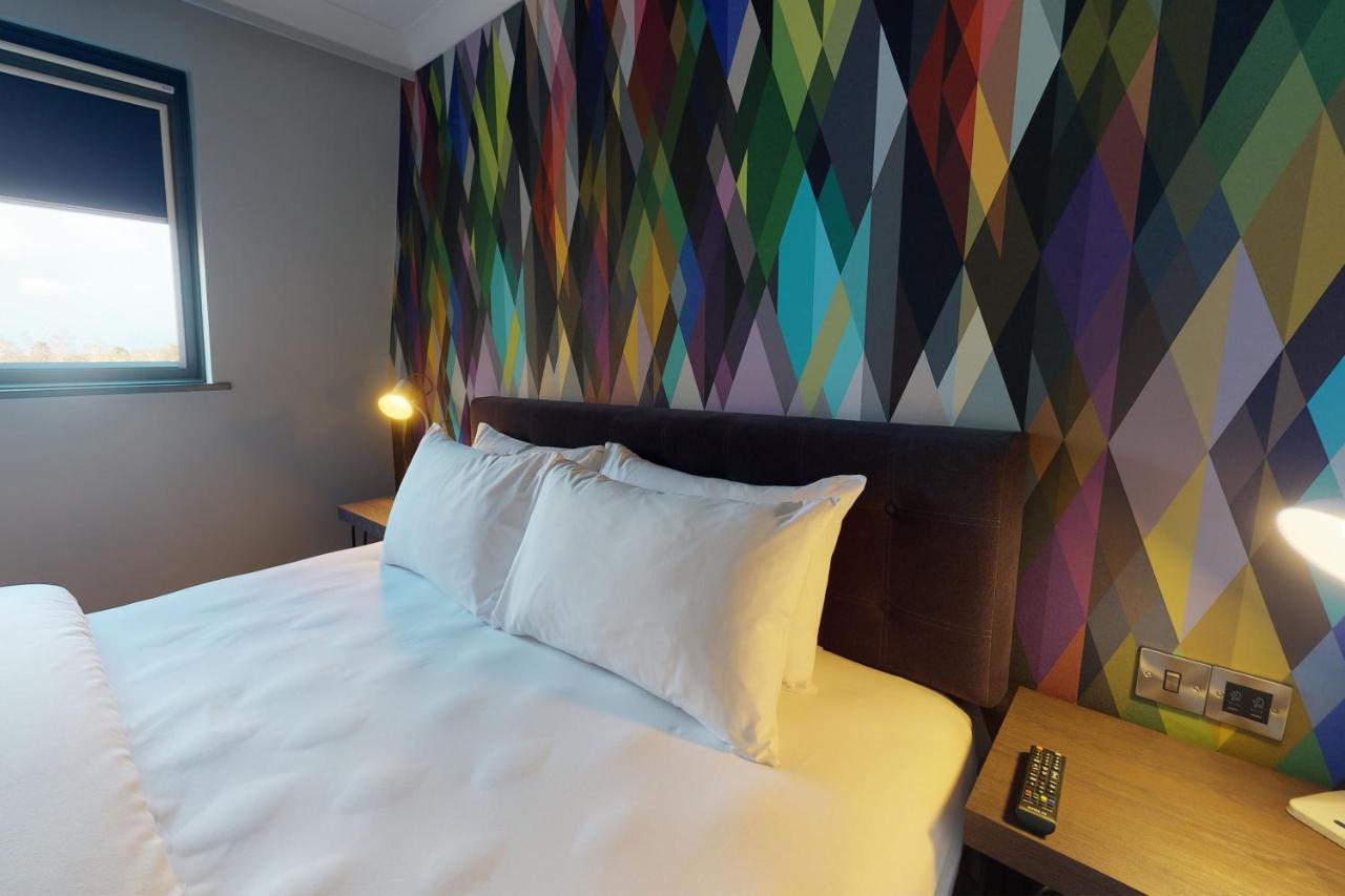 Village Hotel Bracknell Zewnętrze zdjęcie